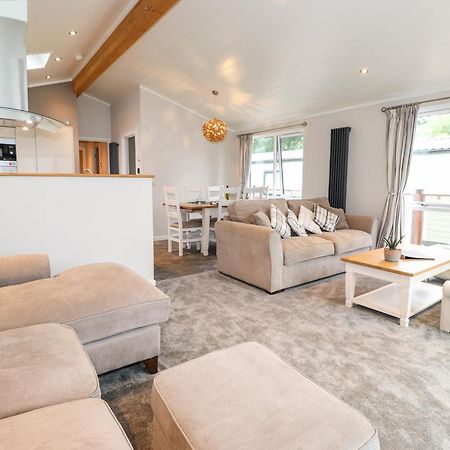 Loubi'S Lakeside Lodge Windermere Bagian luar foto
