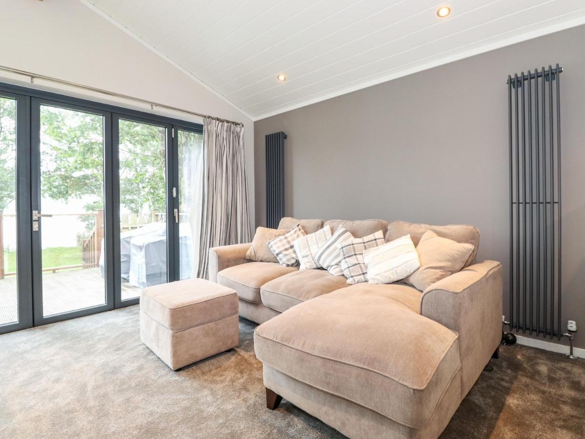 Loubi'S Lakeside Lodge Windermere Bagian luar foto