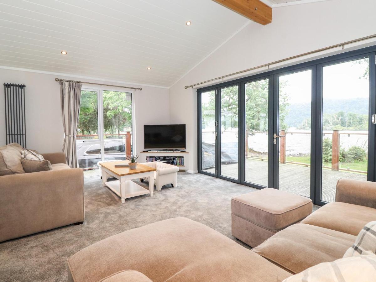 Loubi'S Lakeside Lodge Windermere Bagian luar foto