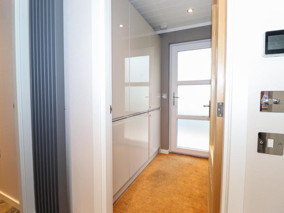 Loubi'S Lakeside Lodge Windermere Bagian luar foto