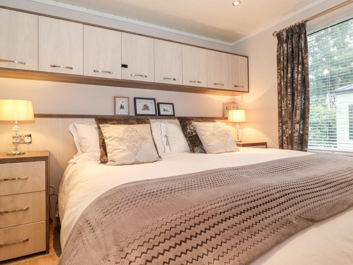 Loubi'S Lakeside Lodge Windermere Bagian luar foto