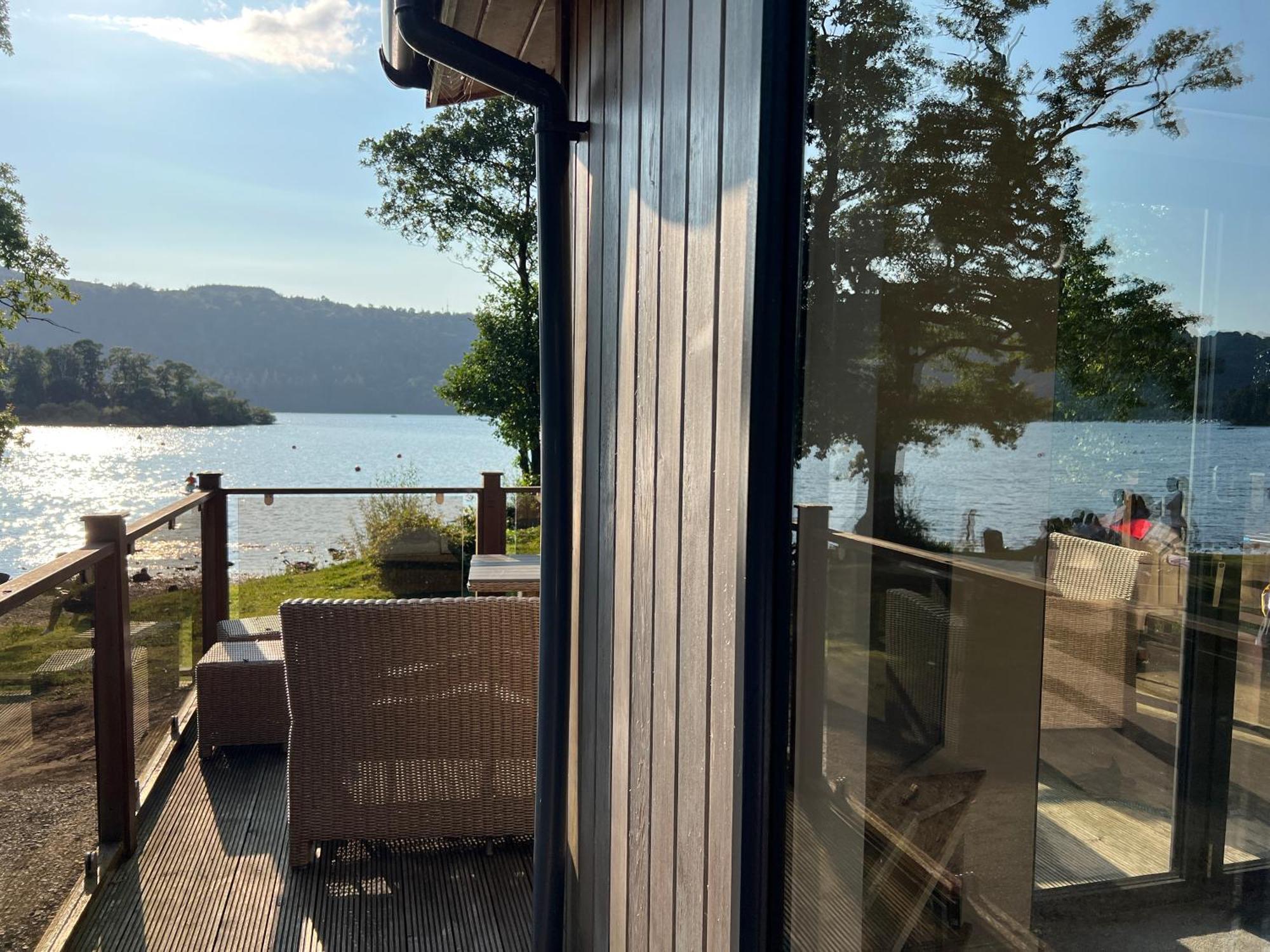 Loubi'S Lakeside Lodge Windermere Bagian luar foto